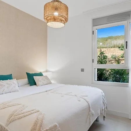 Exclusive Stunning Views, Pool & Golf Appartement *
