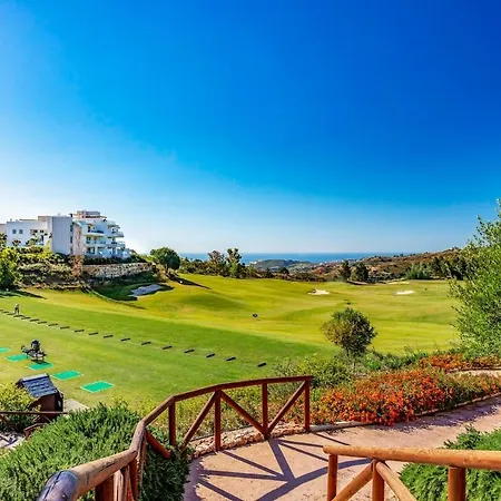 Exclusive Stunning Views, Pool & Golf