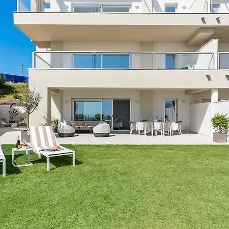 Appartement Exclusive Stunning Views, Pool & Golf