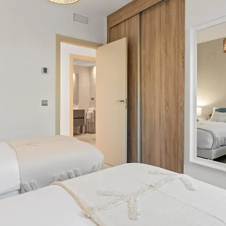 Exclusive Stunning Views, Pool & Golf *