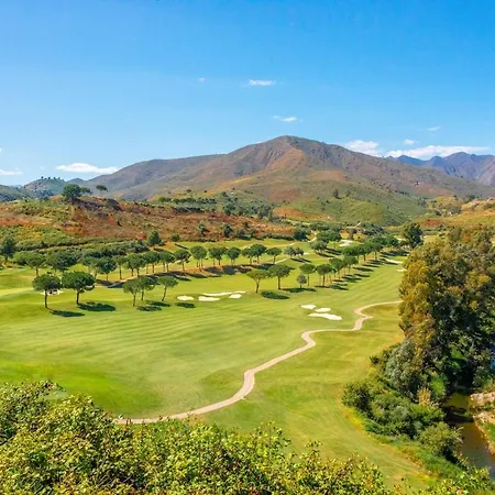 Exclusive Stunning Views, Pool & Golf Appartement *