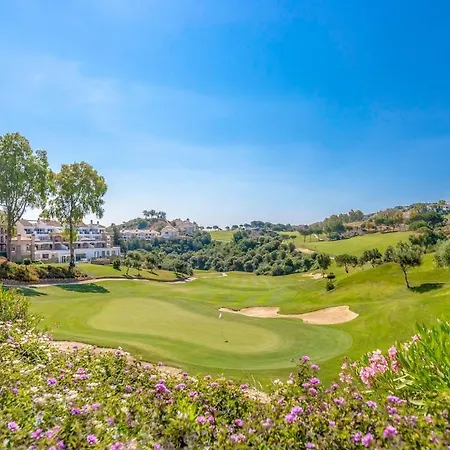 Exclusive Stunning Views, Pool & Golf Appartement Málaga